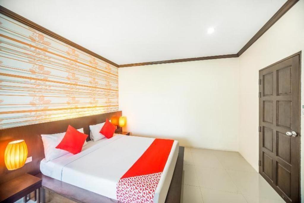 Oyo 232 Patong City Hometel Exterior foto