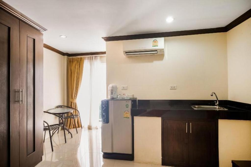 Oyo 232 Patong City Hometel Exterior foto